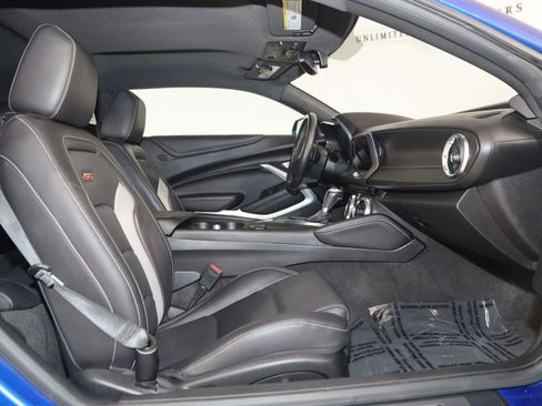 Used 2018 Chevrolet Camaro SS RWD image 13