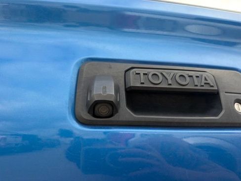 Used 2016 Toyota Tacoma TRD Off-Road w/ Towing Package AWD/4WD image 12
