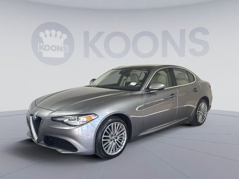 Used 2021 Alfa Romeo Giulia Ti w/ Premium Package image 1