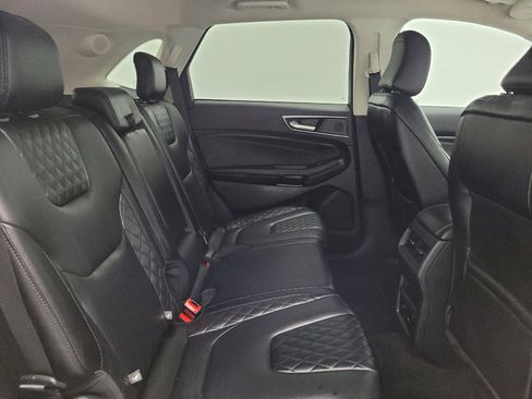 Used 2024 Ford Edge Titanium image 19