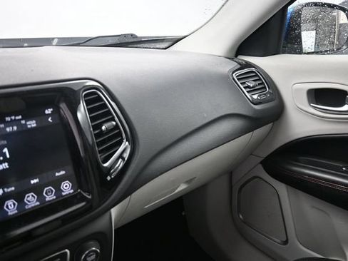 Used 2020 Jeep Compass Limited w/ Luxury Seat Group AWD/4WD image 29