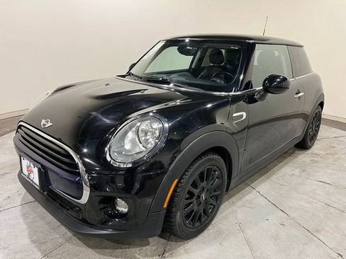 Used 2017 MINI Cooper 2-Door Hardtop image 6