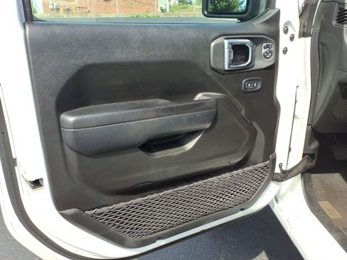 Used 2024 Jeep Wrangler Unlimited AWD/4WD image 22