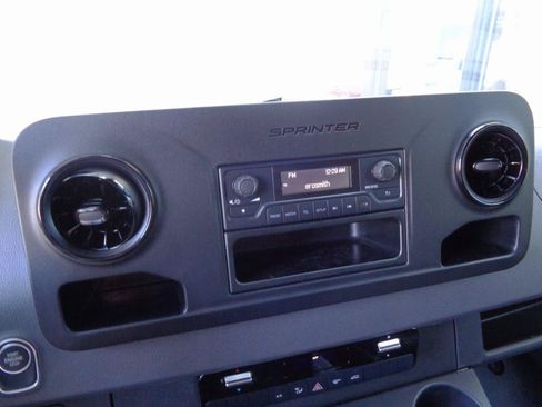Used 2025 Mercedes-Benz Sprinter 2500 image 11