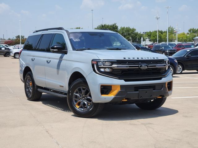 Used 2025 Ford Expedition Tremor AWD/4WD image 2