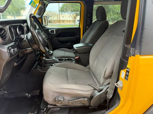 Used 2021 Jeep Wrangler Sport AWD/4WD image 9