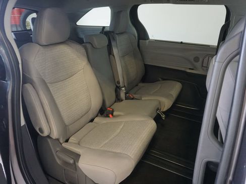 Certified 2021 Toyota Sienna LE FWD image 22