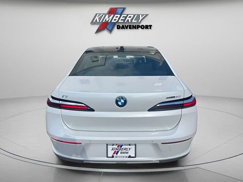 Used 2024 BMW i7 eDrive50 RWD image 4