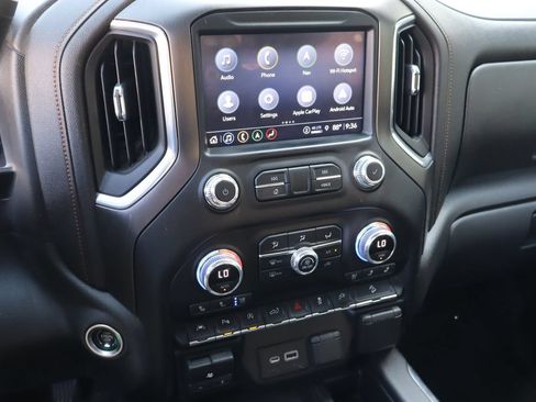 Used 2021 GMC Sierra 1500 AT4 w/ AT4 Value Package AWD/4WD image 7