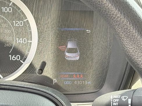 Used 2022 Toyota Corolla LE FWD image 16