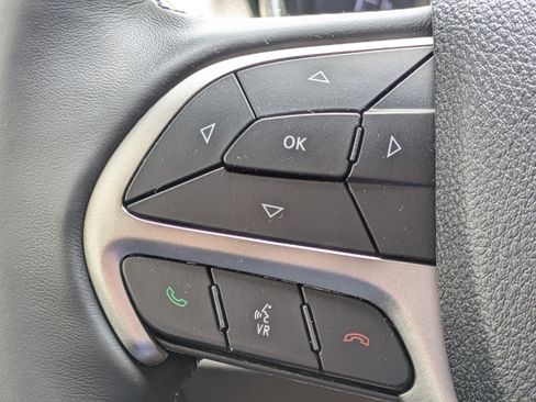 Used 2018 Jeep Grand Cherokee Laredo RWD image 21