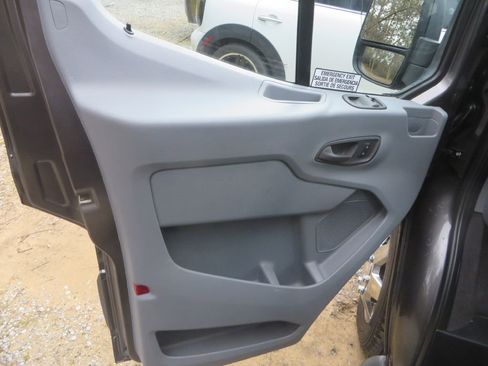 Used 2017 Ford Transit 350 XLT image 6