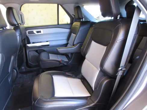 Certified 2023 Ford Explorer XLT w/ Equipment Group 202A AWD/4WD image 25