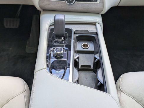 Used 2024 Volvo XC90 B5 Plus w/ Protection Package AWD/4WD image 25