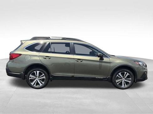 Used 2018 Subaru Outback 2.5i Limited AWD/4WD image 9