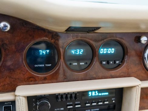Used 1987 Rolls-Royce Corniche RWD image 27