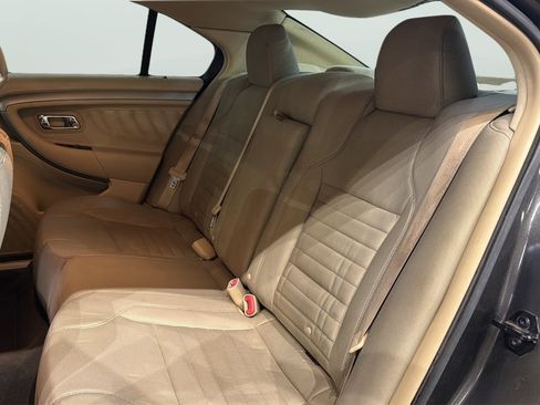 Used 2017 Ford Taurus SE image 33