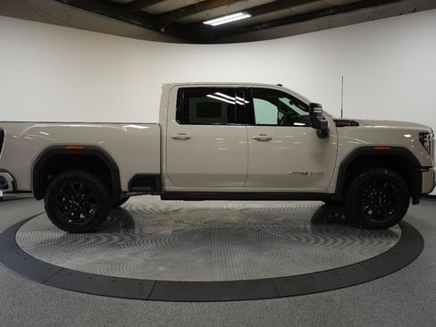 New 2026 GMC Sierra 2500 AT4 w/ AT4 Premium Plus Package AWD/4WD image 11