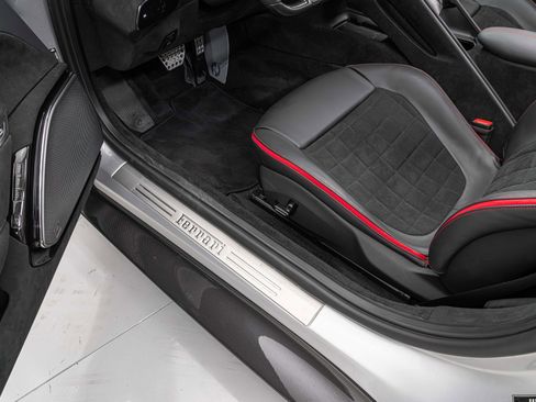 Certified 2025 Ferrari Roma Base image 33