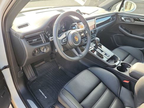New 2026 Porsche Macan S image 4
