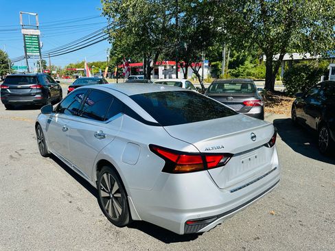 Used 2020 Nissan Altima 2.5 SV image 4