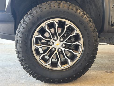 Used 2022 Chevrolet Colorado ZR2 AWD/4WD image 11