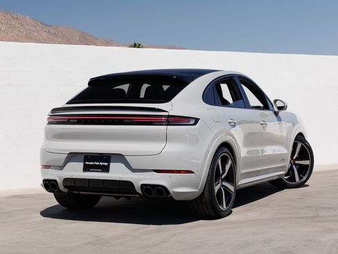 Certified 2026 Porsche Cayenne GTS AWD/4WD image 7