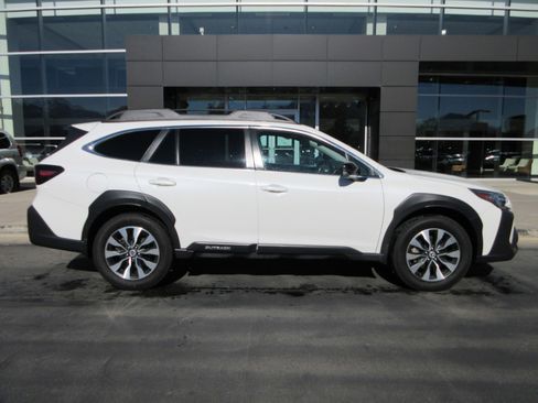 Used 2023 Subaru Outback Limited XT AWD/4WD image 12
