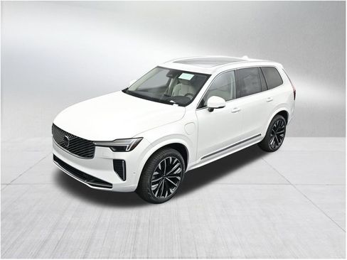New 2026 Volvo XC90 T8 Ultra w/ Protection Package Premier AWD/4WD image 13