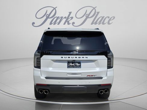 Used 2025 Chevrolet Suburban RST w/ Comfort Package RWD image 4