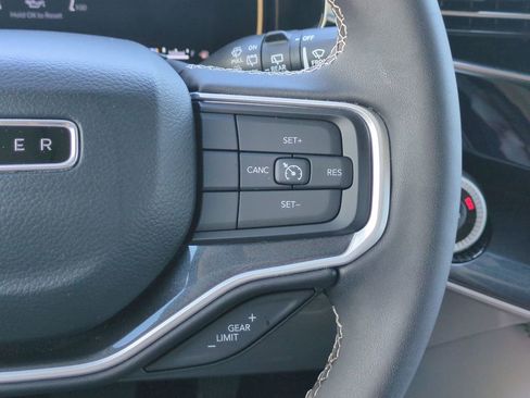 Used 2024 Jeep Wagoneer 2WD w/ Premium Group I image 19