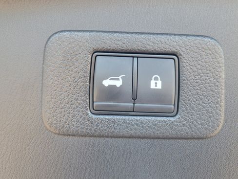 Certified 2022 Nissan Armada Platinum w/ Captain's Chairs Package image 8