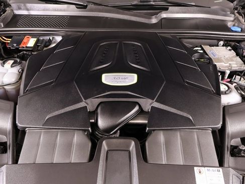 Used 2020 Porsche Cayenne Base image 22