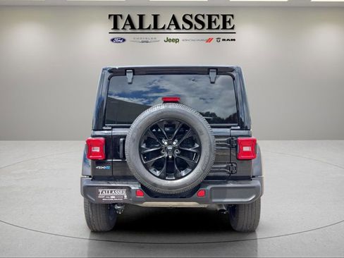 Used 2024 Jeep Wrangler Sahara image 8