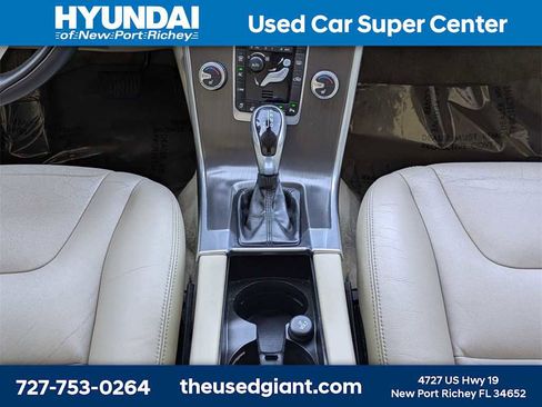 Used 2015 Volvo XC60 T6 Platinum image 22