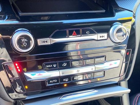 Used 2023 Ford Explorer ST-Line w/ Class IV Trailer Tow Package image 27