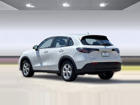Used 2023 Honda HR-V LX image 3