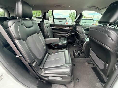 Used 2021 Jeep Grand Cherokee L Limited w/ Luxury Tech Group II AWD/4WD image 24