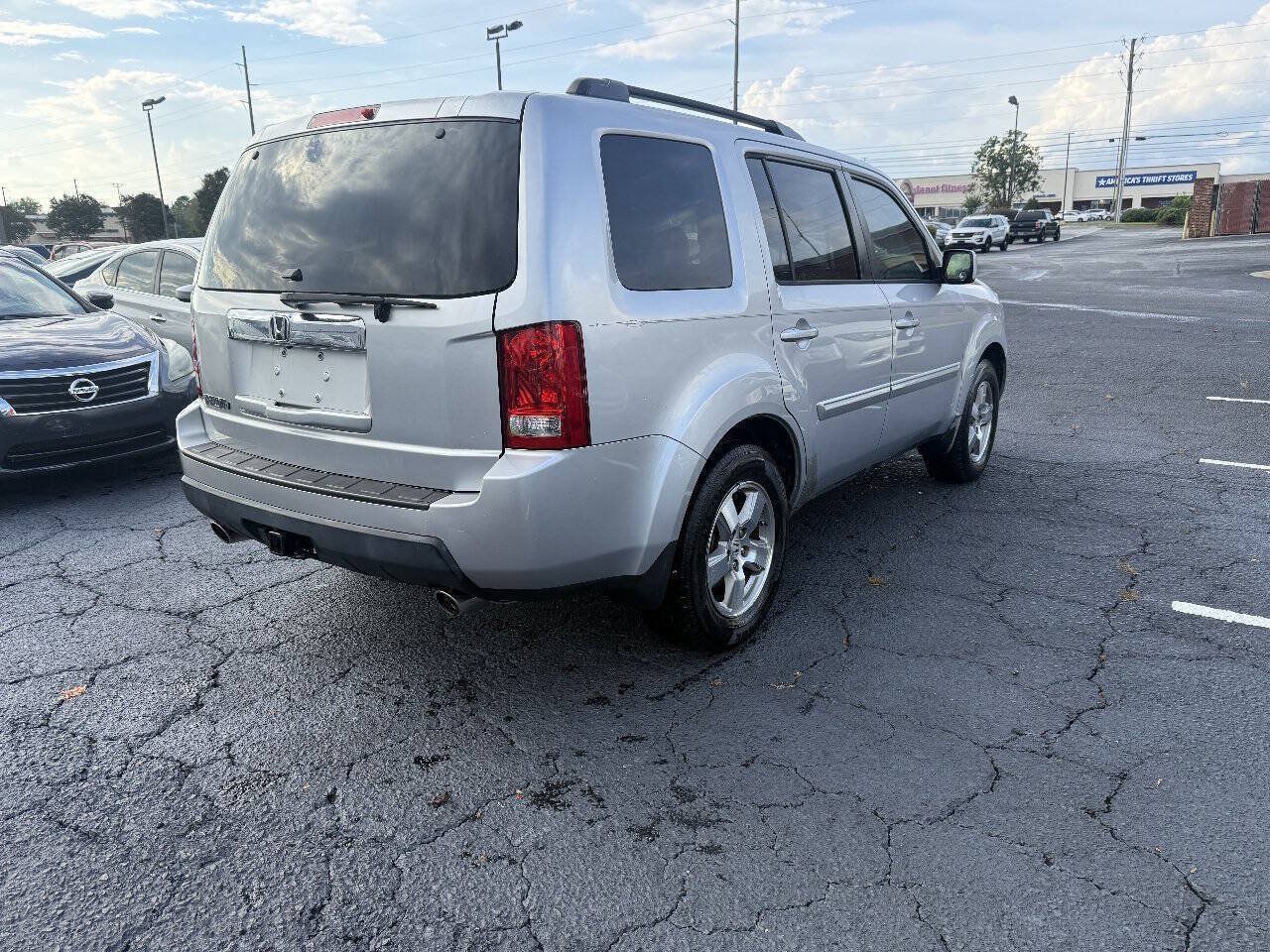 Used 2010 Honda Pilot EX-L image 10