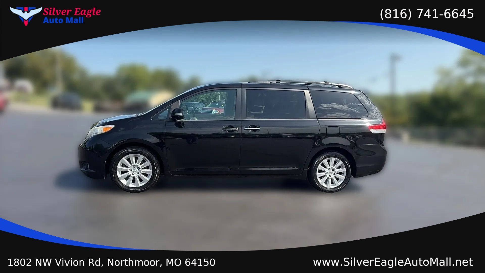 Used 2013 Toyota Sienna Limited w/ Premium Pkg AWD/4WD image 2