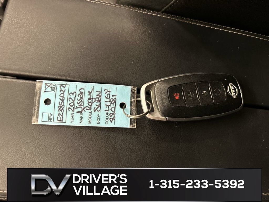 Used 2023 Nissan Rogue SV AWD/4WD image 12