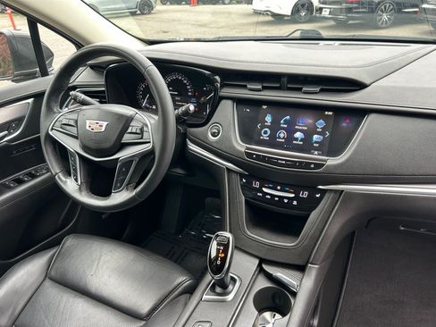 Used 2018 Cadillac XT5 Luxury w/ Driver Awareness Package AWD/4WD image 24