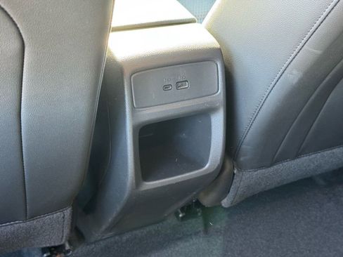 Used 2025 Chevrolet Trax LT w/ LT Convenience Package image 16