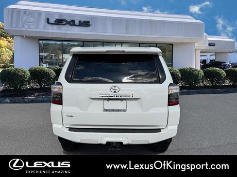 Used 2024 Toyota 4Runner SR5 Premium w/ Moonroof Package AWD/4WD image 4