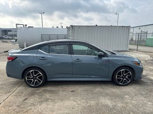 Used 2024 Nissan Sentra SR w/ SR Premium Package FWD image 4