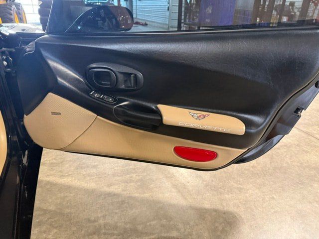 Used 2002 Chevrolet Corvette Convertible w/ Preferred Equipment Group2 RWD image 6