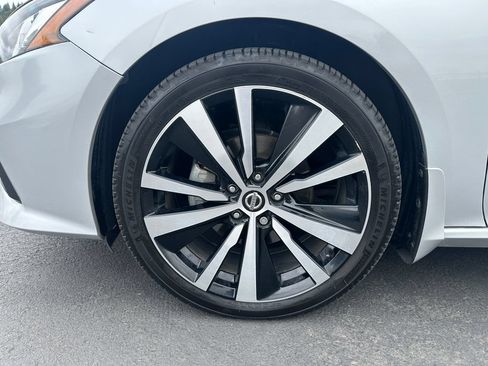 Used 2021 Nissan Altima 2.0 SR FWD image 12