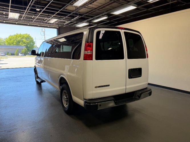Used 2025 Chevrolet Express 3500 LT w/ LT Preferred Equipment Group RWD image 2