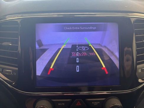 Used 2020 Jeep Grand Cherokee Altitude RWD image 16