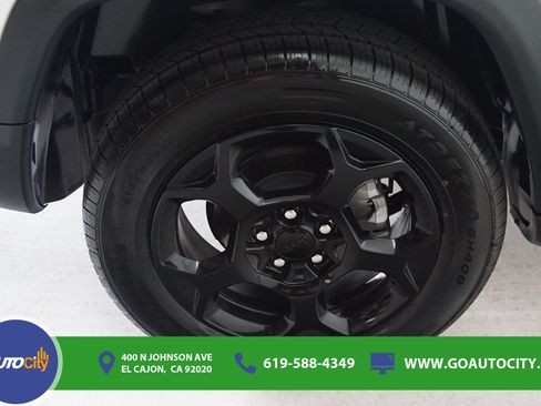 Used 2023 Jeep Compass Trailhawk AWD/4WD image 13